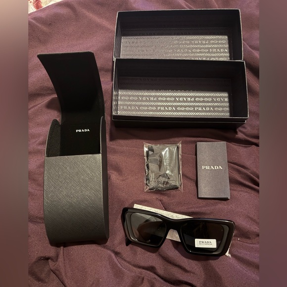 ***SOLD OUT!*** Prada PR 08YS Women's Sunglasses - Black/Dark Grey - BNIB! - Picture 5 of 17